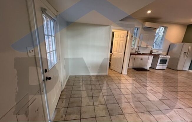 Studio, 1 bath, 350 sqft, $995, Unit Unit 1