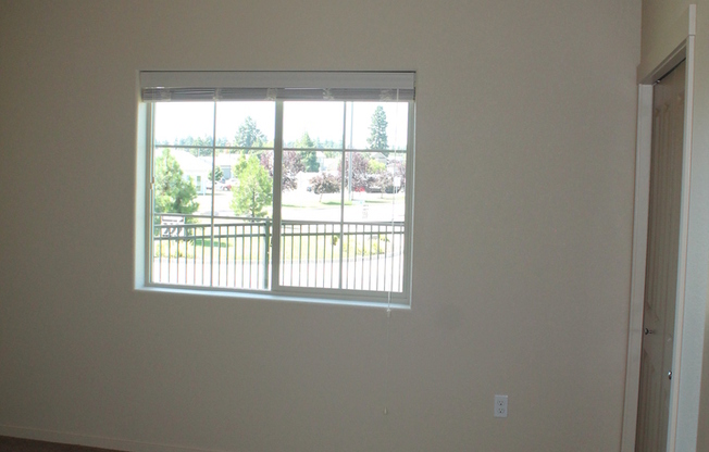 3 beds, 2 baths, 1,197 sqft, $1,695, Unit Unit # 208