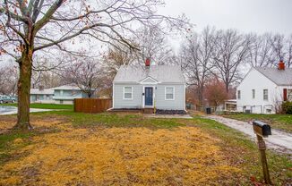 This Single Family Home In Grandview Is Ready for Move-In!