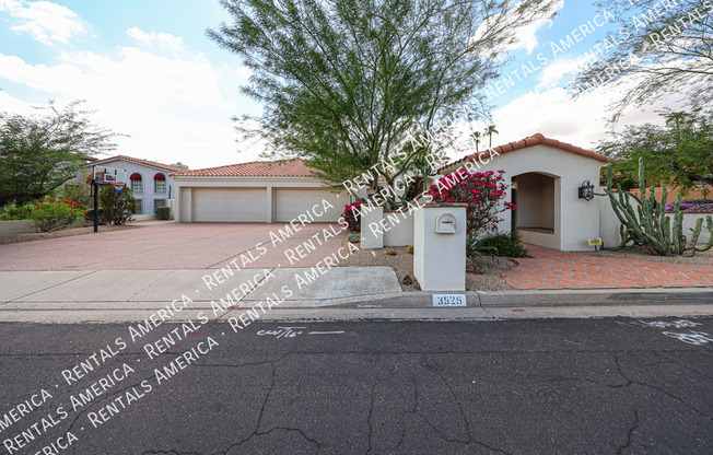 3525 E EQUESTRIAN TRL