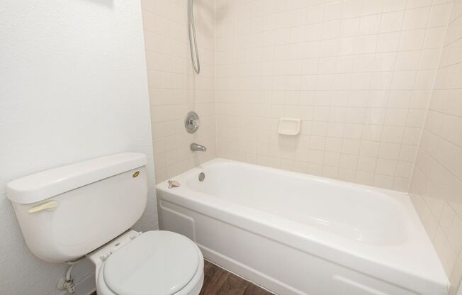 1 bed, 1 bath, 727 sqft, $1,425, Unit Q109