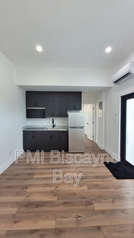 7801 BYRON AVE