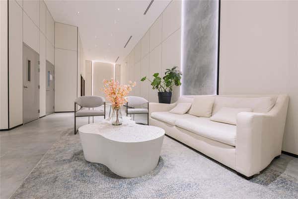 144 49 NORTHERN BLVD