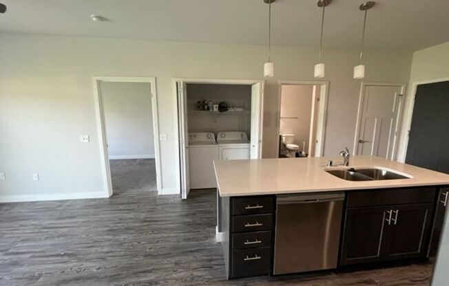 2 beds, 2 baths, 1,034 sqft, $1,850, Unit Lime 212