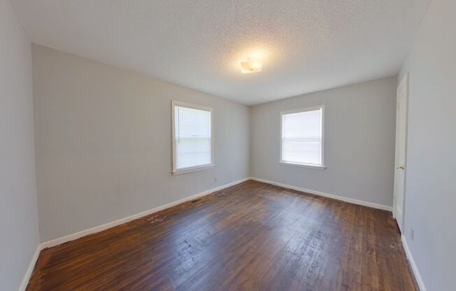1557 N Broadview