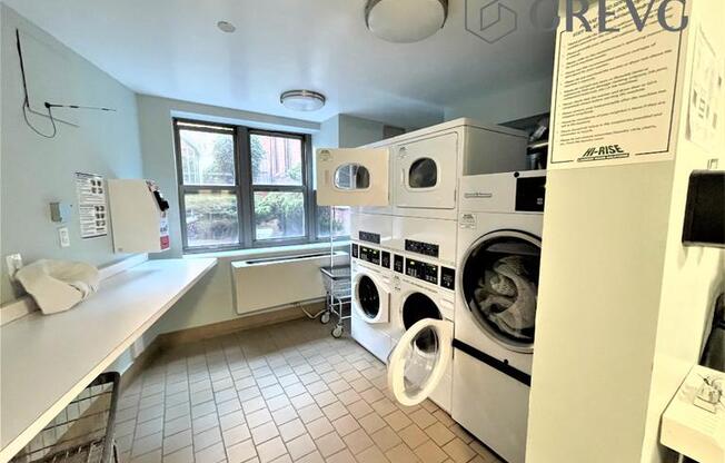 1 bed, 1 bath, 430 sqft, $3,200, Unit S6J