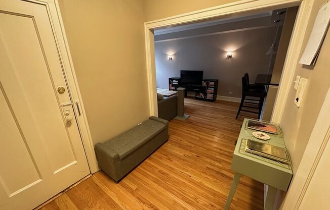 Oak Park Apartment!
