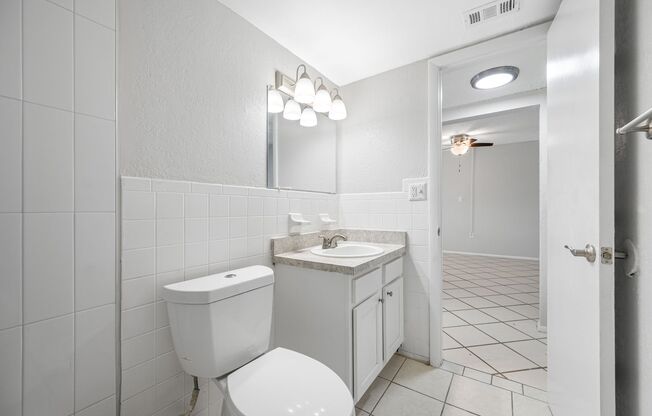 2 beds, 1 bath, 850 sqft, $1,500, Unit C212