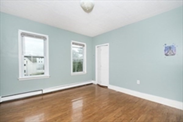 3 beds, 1 bath, 1,100 sqft, $2,500, Unit 3