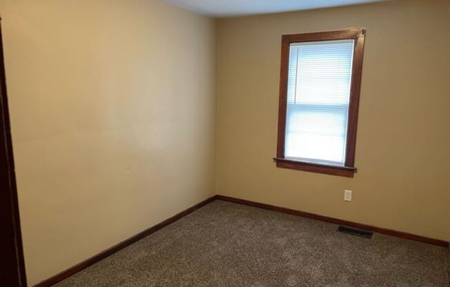 3 beds, 1 bath, $850