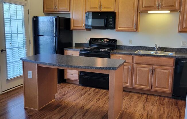 Studio, 1 bath, 579 sqft, $1,325, Unit SU110207