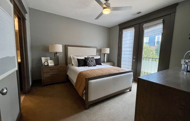 2 beds, 2 baths, 1,078 sqft, $1,595, Unit 1010 on the Lake - Two Bedrooms Lakeview Options