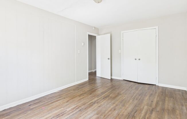 2 beds, 1 bath, $1,250, Unit 4
