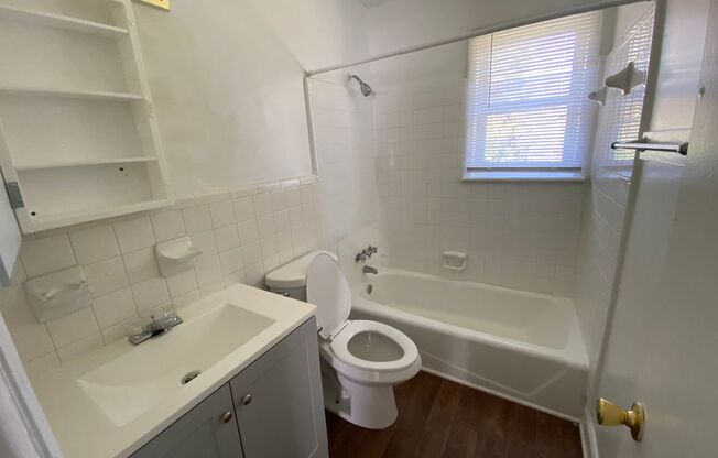 2 beds, 1.5 baths, 800 sqft, $1,290, Unit 4520-09