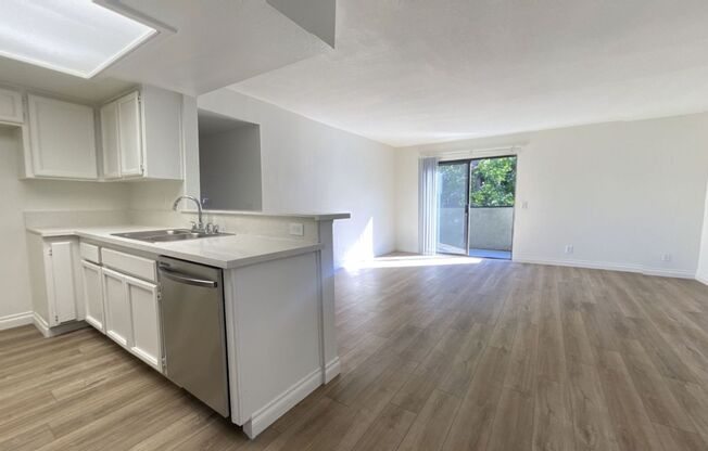 VAN - Van Nuys Apartments