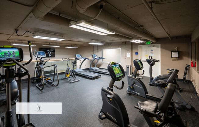 2 beds, 2 baths, $3,500, Unit APARTMENT 533