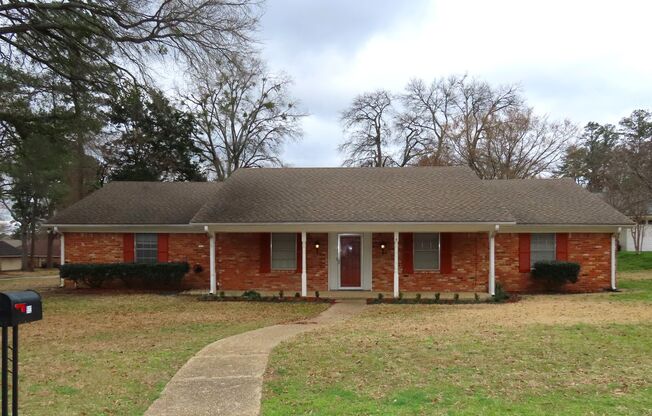 South Tyler! Beautiful 4 Bedroom, 3 Bath House