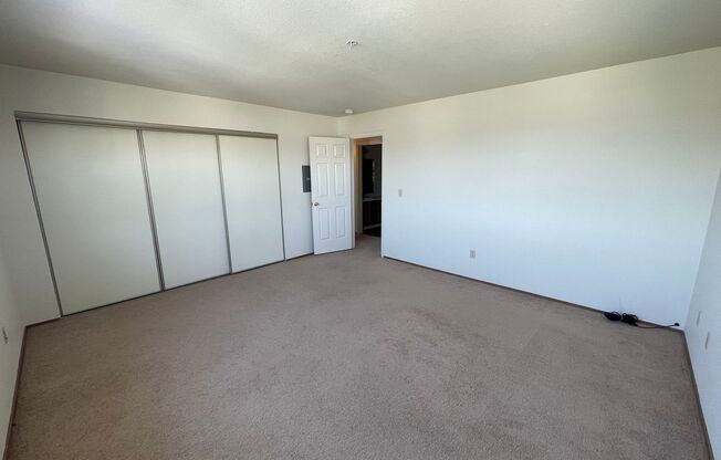 2 beds, 1 bath, $2,590