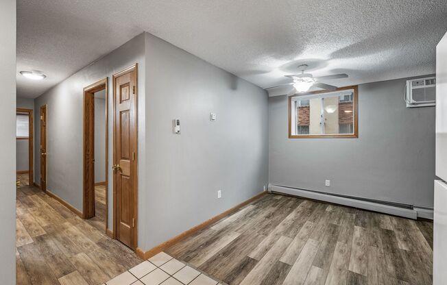 2 beds, 1 bath, $1,195, Unit 2