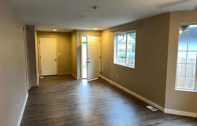 Remodeled 3 Bedroom Home Single Level Home for Lease in Woodland - 1990 Meadowood Loop