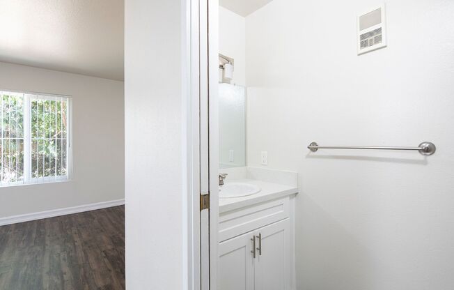 2 beds, 2.5 baths, 1,015 sqft, $2,995, Unit 122
