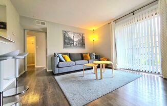 1 bed, 1 bath, 753 sqft, $819, Unit 914