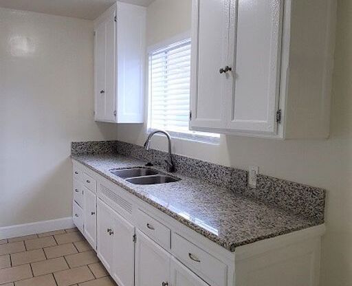 1 bed, 1 bath, 640 sqft, $1,800