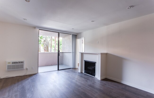 2 beds, 2 baths, 918 sqft, $3,595, Unit 101