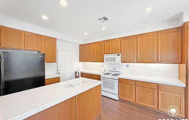 SD: Spacious 4BD/2.5BA in San Marcos w/ Solar, Upstairs Family Room & 2-Car Garage!