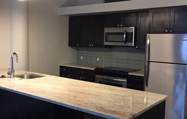 2 beds, 1 bath, 800 sqft, $1,700, Unit 3G