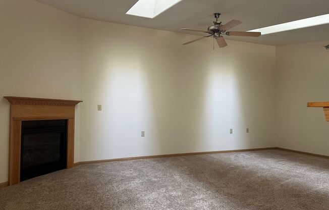 1 bed, 1 bath, 1,502 sqft, $1,755, Unit 33502