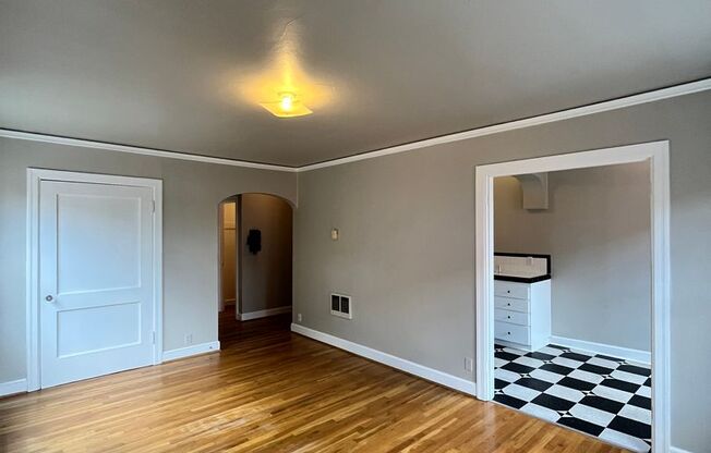 1 bed, 1 bath, $1,595, Unit 308