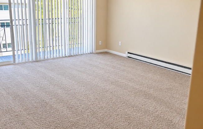 2 beds, 1 bath, $1,150, Unit 36