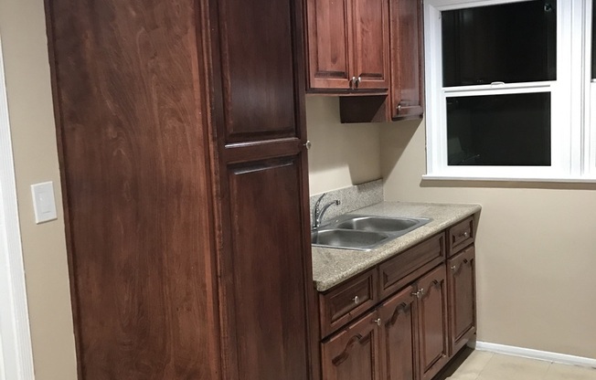 YRC PROPERTIES LLC