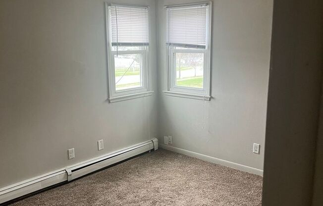 2 beds, 1 bath, 750 sqft, $775, Unit Unit 05