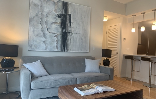 548 4 AVE