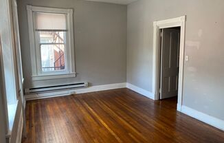 1 bed, 1 bath, $950, Unit Apt. 3