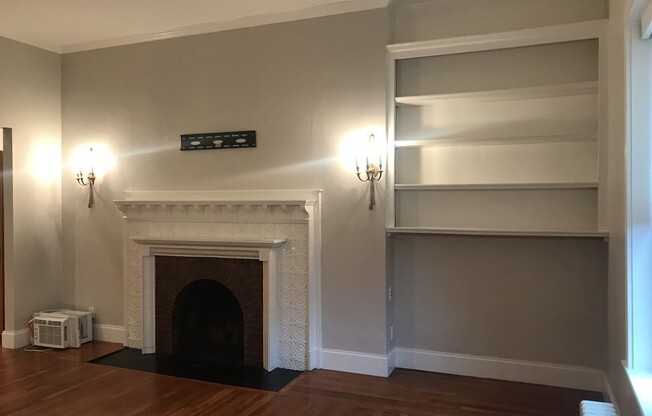 213 COMMONWEALTH AVE