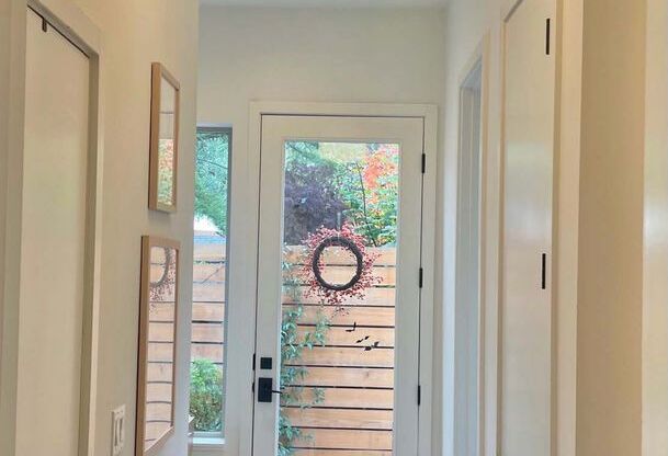 Luxurious 3 Bed, 3.5 Bath Custom Townhouse in Coveted Sellwood Location!