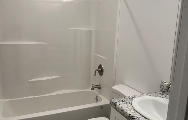 3 beds, 2 baths, 1,200 sqft, $1,995, Unit 2290-03