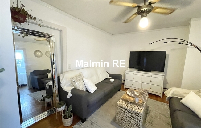 748 E 4 ST