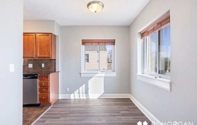 2 beds, 1 bath, 825 sqft, $1,045, Unit 205