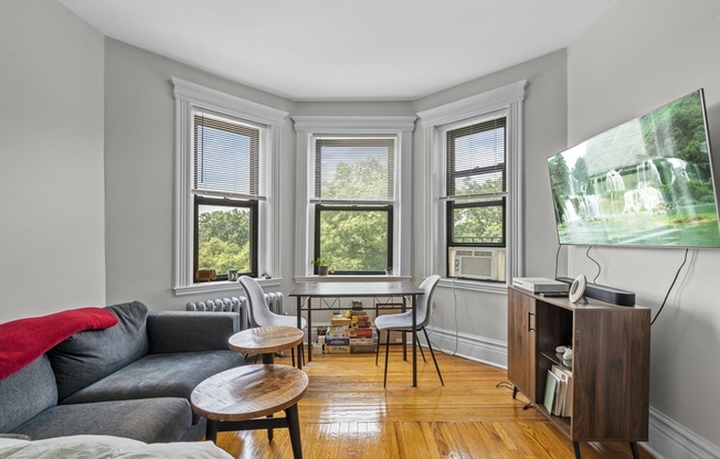 64 Charlesgate E
