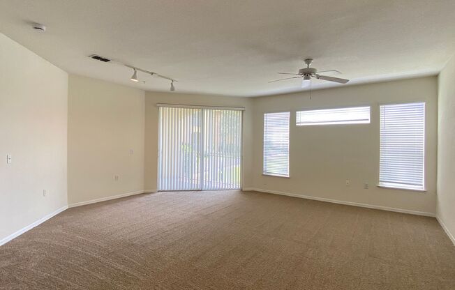 Spacious 2br/2ba Visconti Condo with W/D Hook-Ups & Pond View!