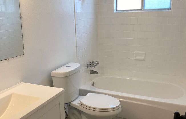 4909 EVANSTON CT