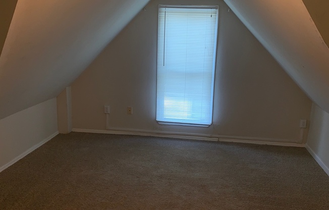 2 beds, 1 bath, $1,425