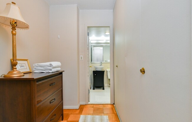 Studio, 1 bath, 635 sqft, $2,575, Unit 14L