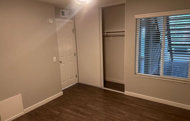 2 beds, 1.5 baths, 893 sqft, $2,470, Unit E16