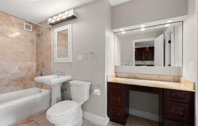 1 bed, 1 bath, 880 sqft, $4,200, Unit 15E