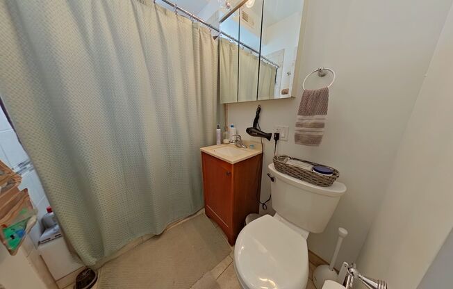 1 bed, 1 bath, 800 sqft, $2,350, Unit 1337 2A
